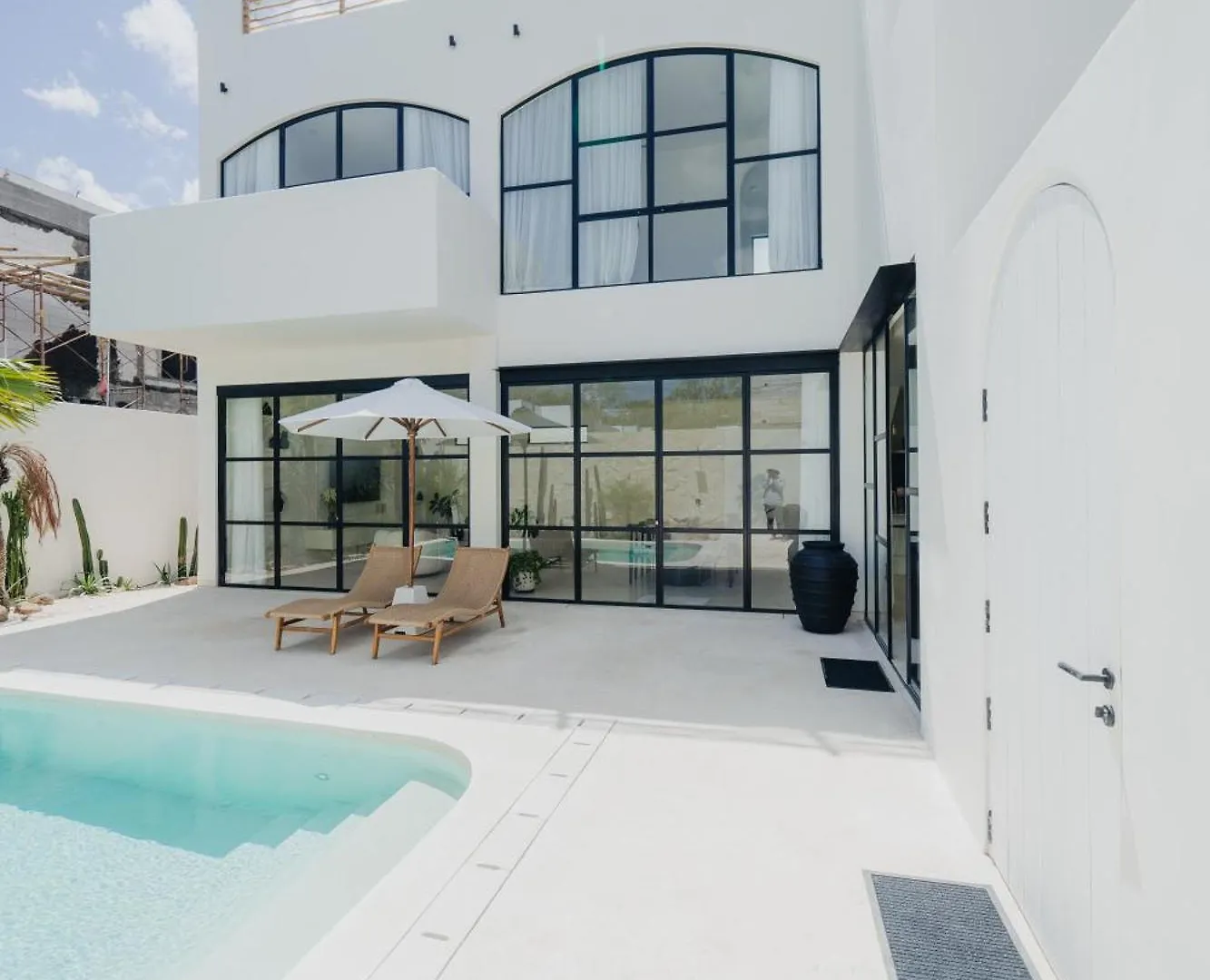Casa Vay - Luxury Home 3 Bedrooms With Rooftop Pecatu  0*, Pecatu (Bali)