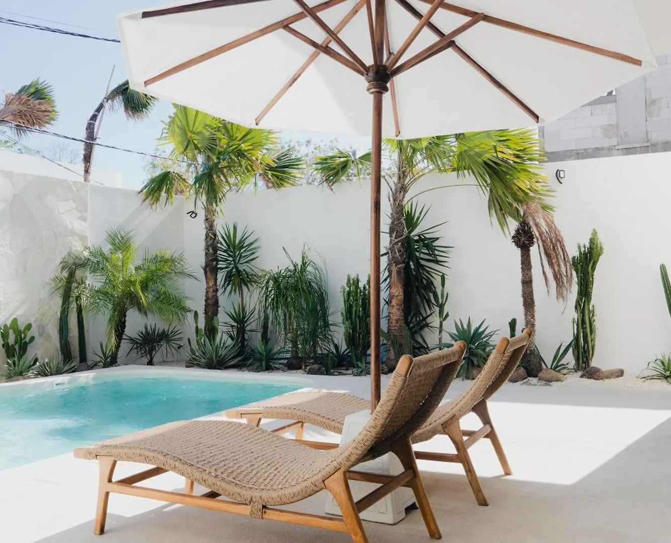 Casa Vay - Luxury Home 3 Bedrooms With Rooftop Pecatu